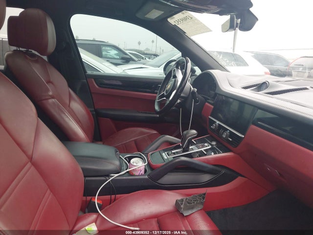 2019 PORSCHE CAYENNE WP1AA2AY5KDA03827 Photo 4