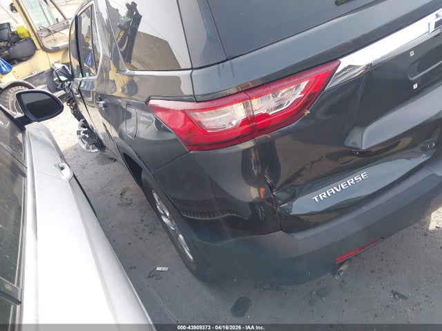 2020 CHEVROLET TRAVERSE 1GNERGKW5LJ137236 Photo 2