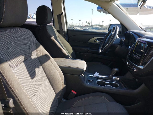 2020 CHEVROLET TRAVERSE 1GNERGKW5LJ137236 Photo 4