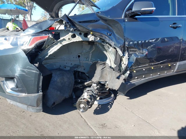 2020 CHEVROLET TRAVERSE 1GNERGKW5LJ137236 Photo 5