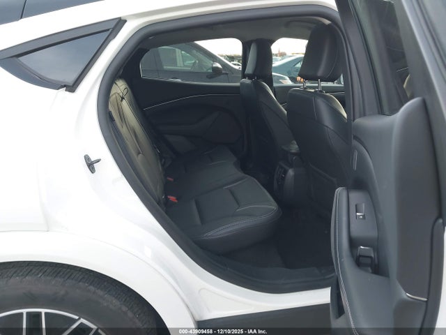 Ford Mustang Mach-e Premium 2025 3FMTK3SU3SMA02992 Image 8