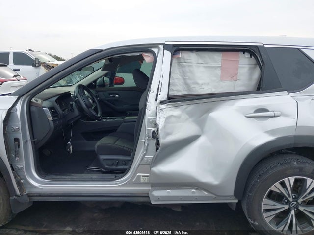 Продажа на аукционе авто 2023 Nissan Rogue Sv Fwd, vin: 5N1BT3BA3PC818026, номер лота: 43909536