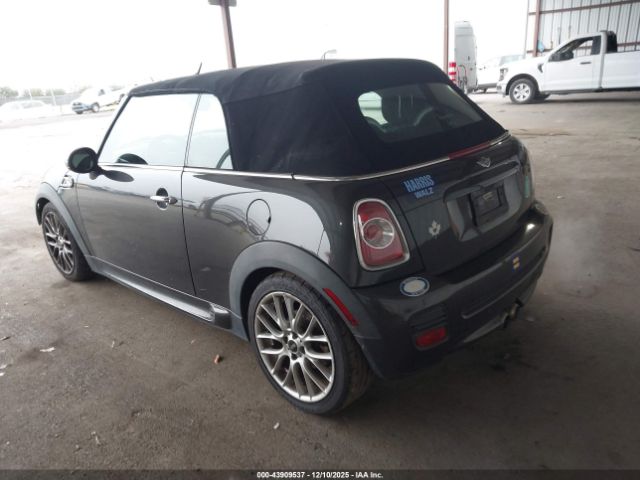 2015 MINI CONVERTIBLE WMWZP3C54FT708610 Photo 2