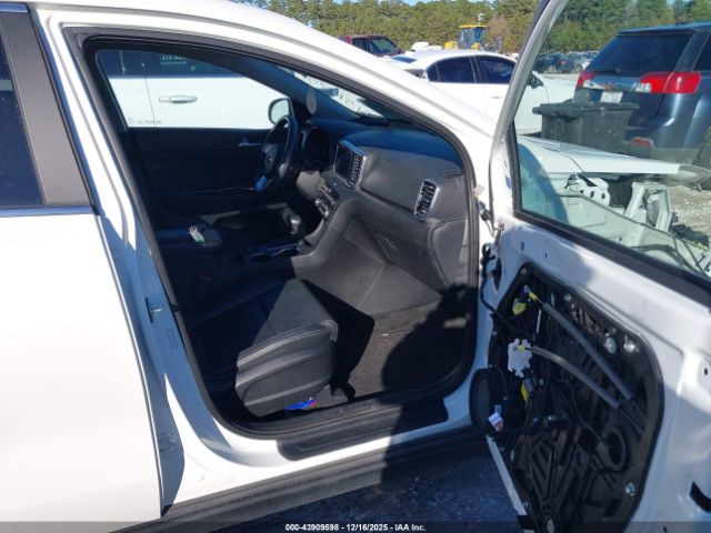 2021 KIA SPORTAGE KNDPN3AC8M7933197 Photo 4