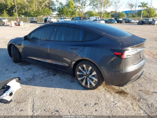 2026 TESLA MODEL 3 5YJ3E1EA4TF123845 Photo 2