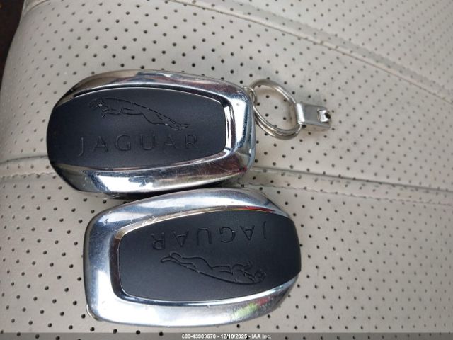 2011 JAGUAR XJ SAJWA2GB7BLV10083 Photo 10