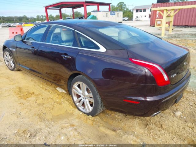 2011 JAGUAR XJ SAJWA2GB7BLV10083 Photo 2