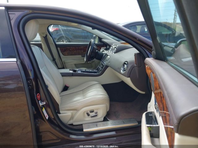 2011 JAGUAR XJ SAJWA2GB7BLV10083 Photo 4