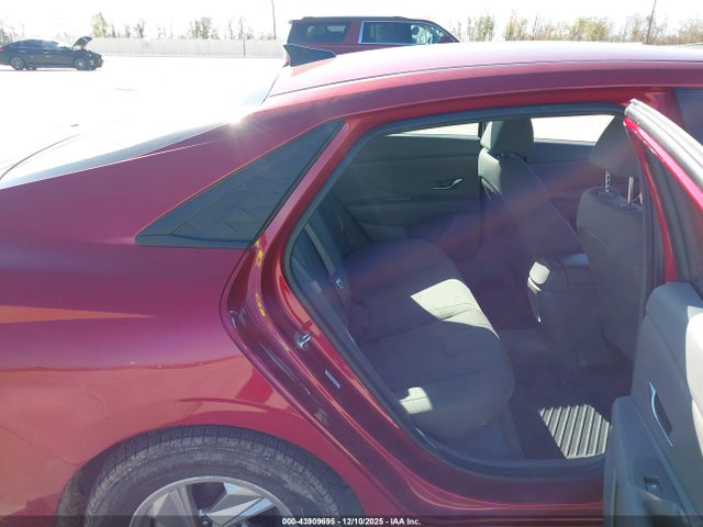 KMHLL4DG5RU821194 Hyundai ELANTRA SE