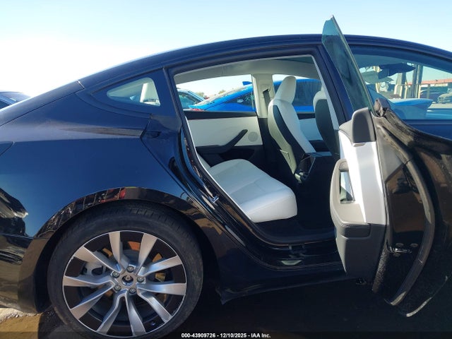 2025 TESLA MODEL 3 5YJ3E1EA9SF064614 Photo 7