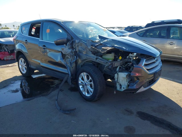 Ford ESCAPE SE 2019 1FMCU0GD5KUB05019 main image