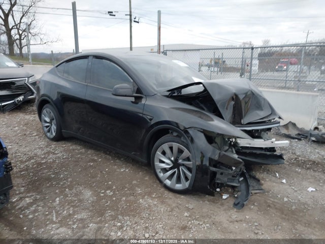 2026 TESLA MODEL Y 7SAYGDEE3TA493933