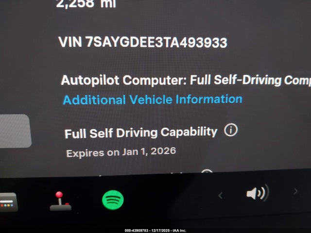 2026 TESLA MODEL Y 7SAYGDEE3TA493933 Photo 8