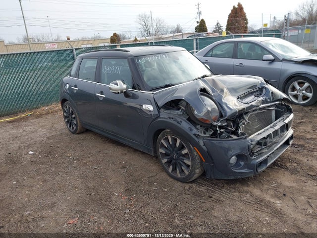 2017 MINI HARDTOP WMWXU3C38H2F48452 Photo 0