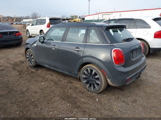 2017 MINI HARDTOP WMWXU3C38H2F48452 Photo 2