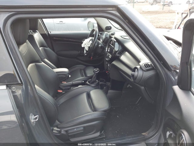 2017 MINI HARDTOP WMWXU3C38H2F48452 Photo 4