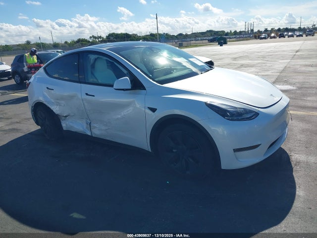 2025 TESLA MODEL Y 7SAYGDEE5SA338332 Photo 0