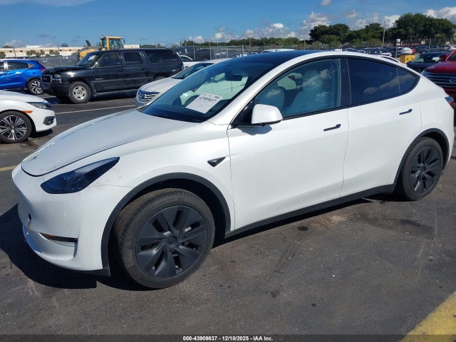 2025 TESLA MODEL Y 7SAYGDEE5SA338332 Photo 1