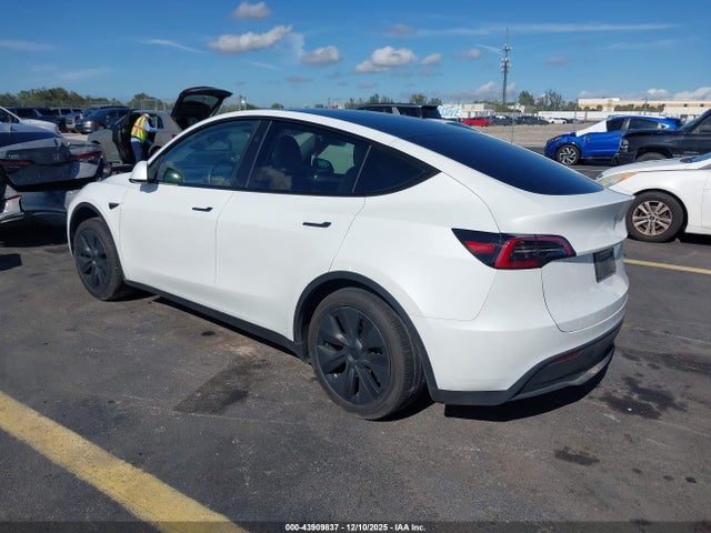 2025 TESLA MODEL Y 7SAYGDEE5SA338332 Photo 2