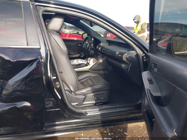 Lexus IS 350 2014 JTHCE1D24E5002567 Image 5