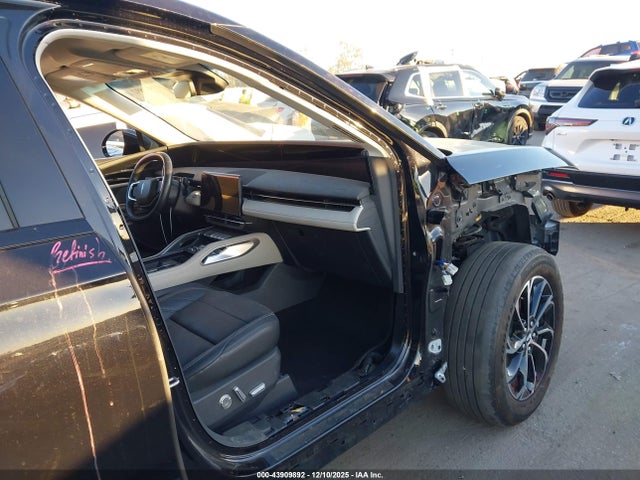5LMPJ8J43RJ796965 Lincoln Nautilus Premiere