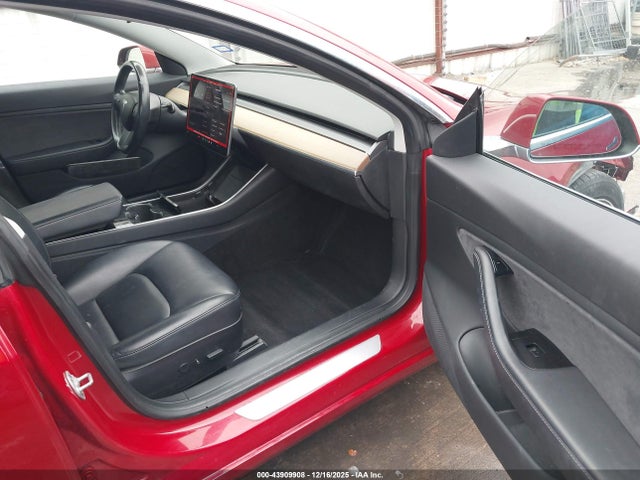 2018 TESLA MODEL 3 5YJ3E1EB3JF114656 Photo 4