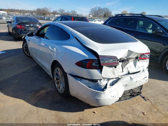 2019 TESLA MODEL S 5YJSA1E29KF337311 Photo 2