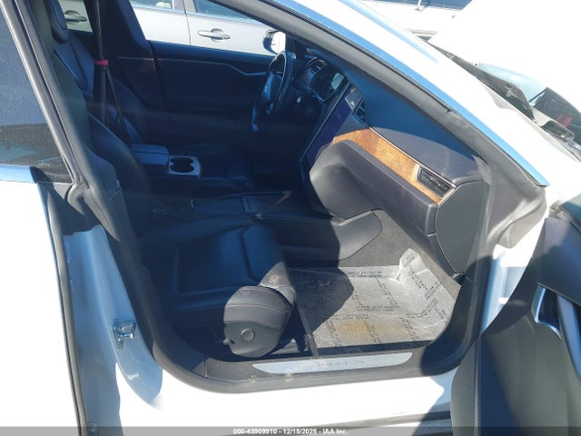 2019 TESLA MODEL S 5YJSA1E29KF337311 Photo 4
