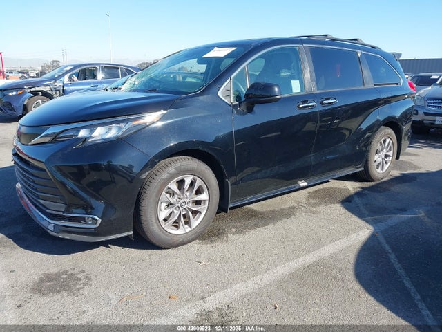 5TDJRKEC2NS122632 Toyota SIENNA XLE
