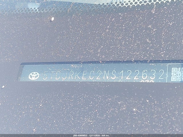 5TDJRKEC2NS122632 Toyota SIENNA XLE