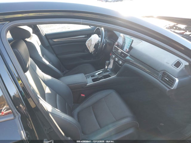 1HGCV1F32LA137589 Honda Accord Sport