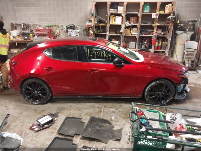 Продажа на аукционе авто 2021 Mazda Mazda3 2.5 Turbo, vin: JM1BPBJY5M1402150, номер лота: 43909969
