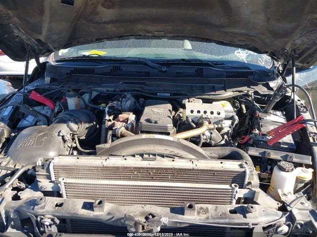 3C6UR5DL1FG573736 RAM 2500 Slt