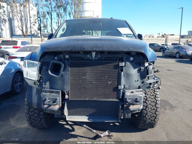 3C6UR5DL1FG573736 RAM 2500 Slt