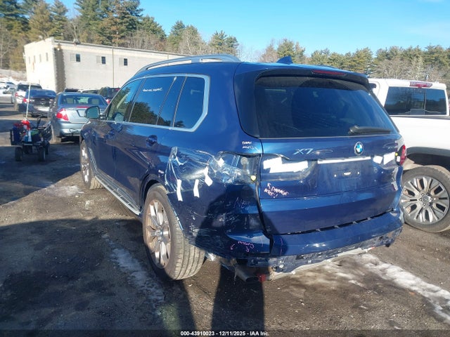 2022 BMW X7 5UXCW2C06N9L19603 Photo 2