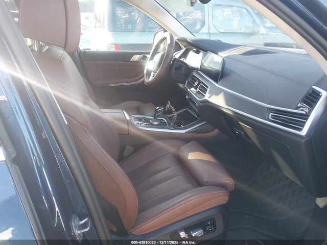 2022 BMW X7 5UXCW2C06N9L19603 Photo 4