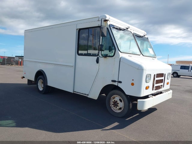 2014 1FC3E3KL8EDB11015 main image