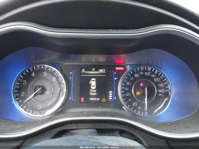 2015 Chrysler 200 Limited მანქანა იყიდება აუქციონზე, vin: 1C3CCCAB6FN751240, აუქციონის ნომერი: 43910110