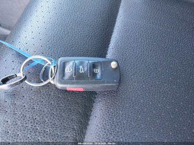 2017 VOLKSWAGEN TIGUAN WVGAV7AX6HK019951 Photo 10