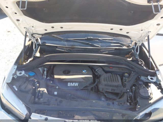 2018 BMW X1 WBXHT3C36J5L25518 Photo 9