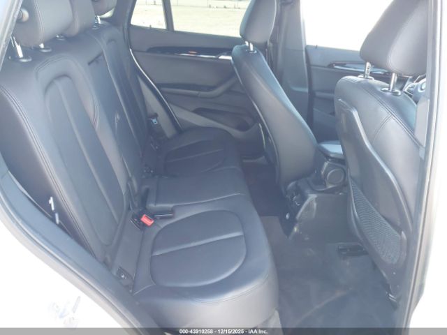 2018 BMW X1 WBXHT3C36J5L25518 Photo 7