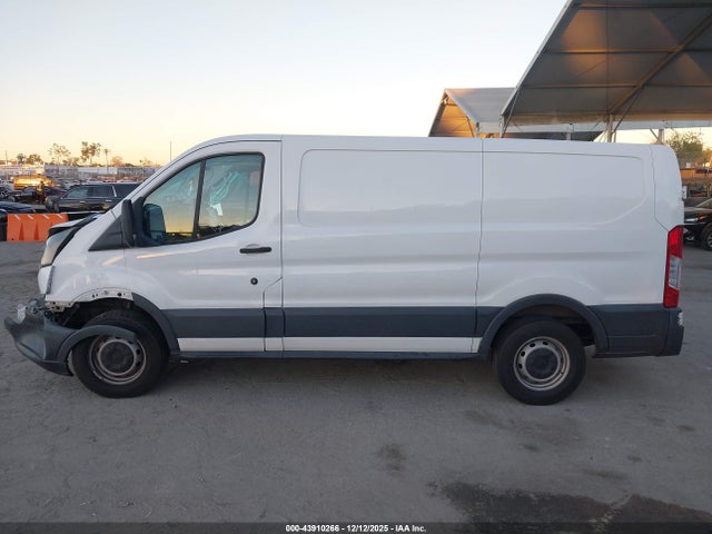 1FTYE1YM4HKA42124 Ford Transit-150