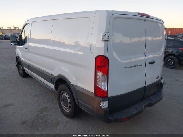 1FTYE1YM4HKA42124 Ford Transit-150