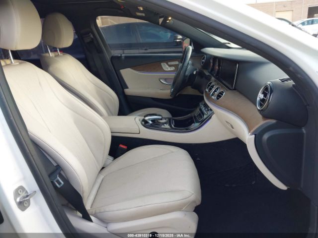 2017 MERCEDES-BENZ E 300 WDDZF4JB5HA165941 Photo 4