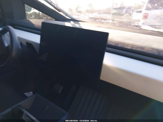 Tesla Cybertruck 2024 7G2CEHEE5RA034560 Image 14