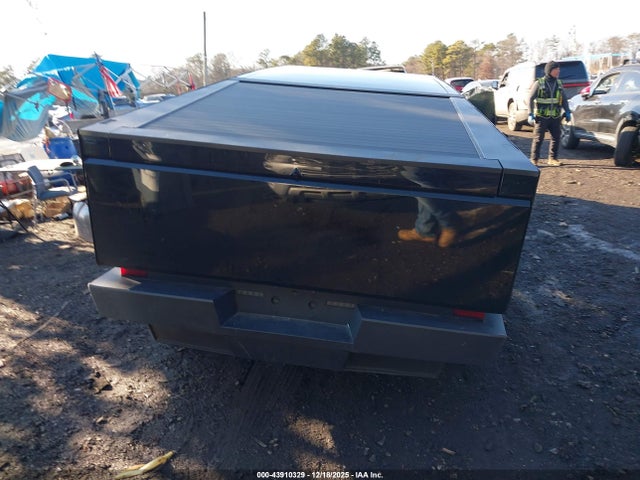 Tesla Cybertruck 2024 7G2CEHEE5RA034560 Image 15