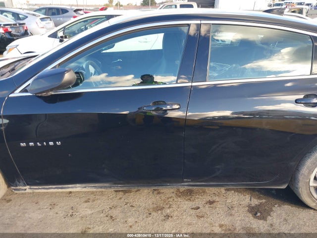 1G1ZD5STXRF165878 Chevrolet Malibu Fwd 1lt