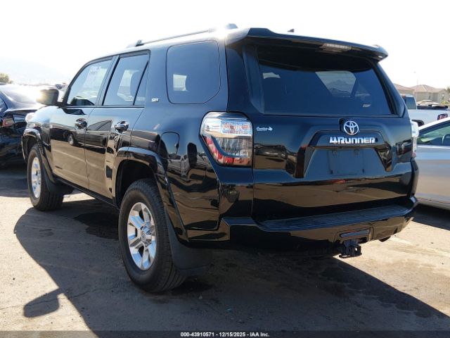 2018 TOYOTA 4RUNNER JTEZU5JRXJ5177385 Photo 2