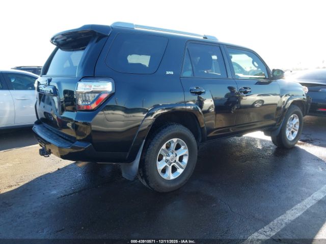 2018 TOYOTA 4RUNNER JTEZU5JRXJ5177385 Photo 3