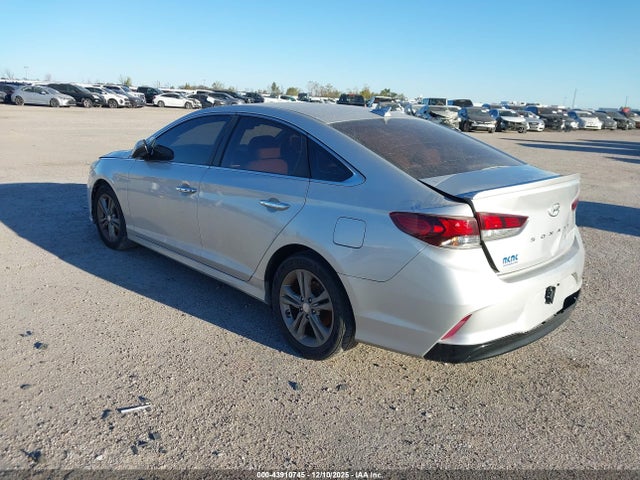 2018 HYUNDAI SONATA 5NPE34AF8JH638623 Photo 2